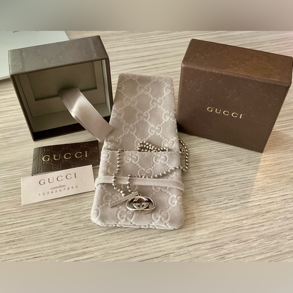 Gucci Jewelry - Gucci toggle necklace silver